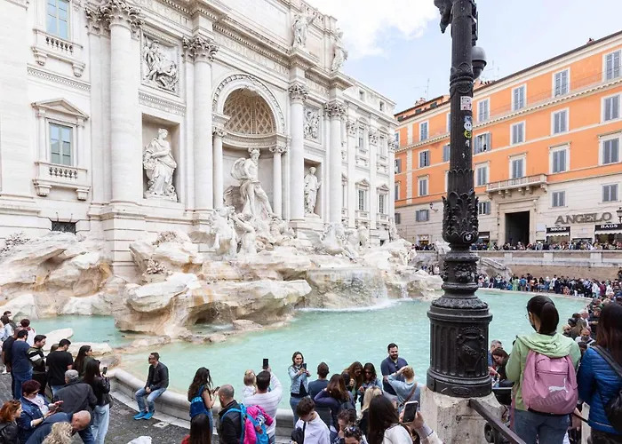 Silver Trevi Fountain דירה